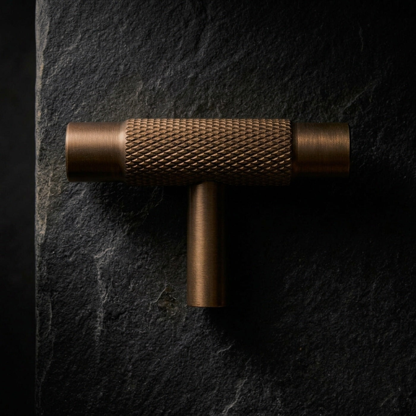 knurled t bar antique brass
